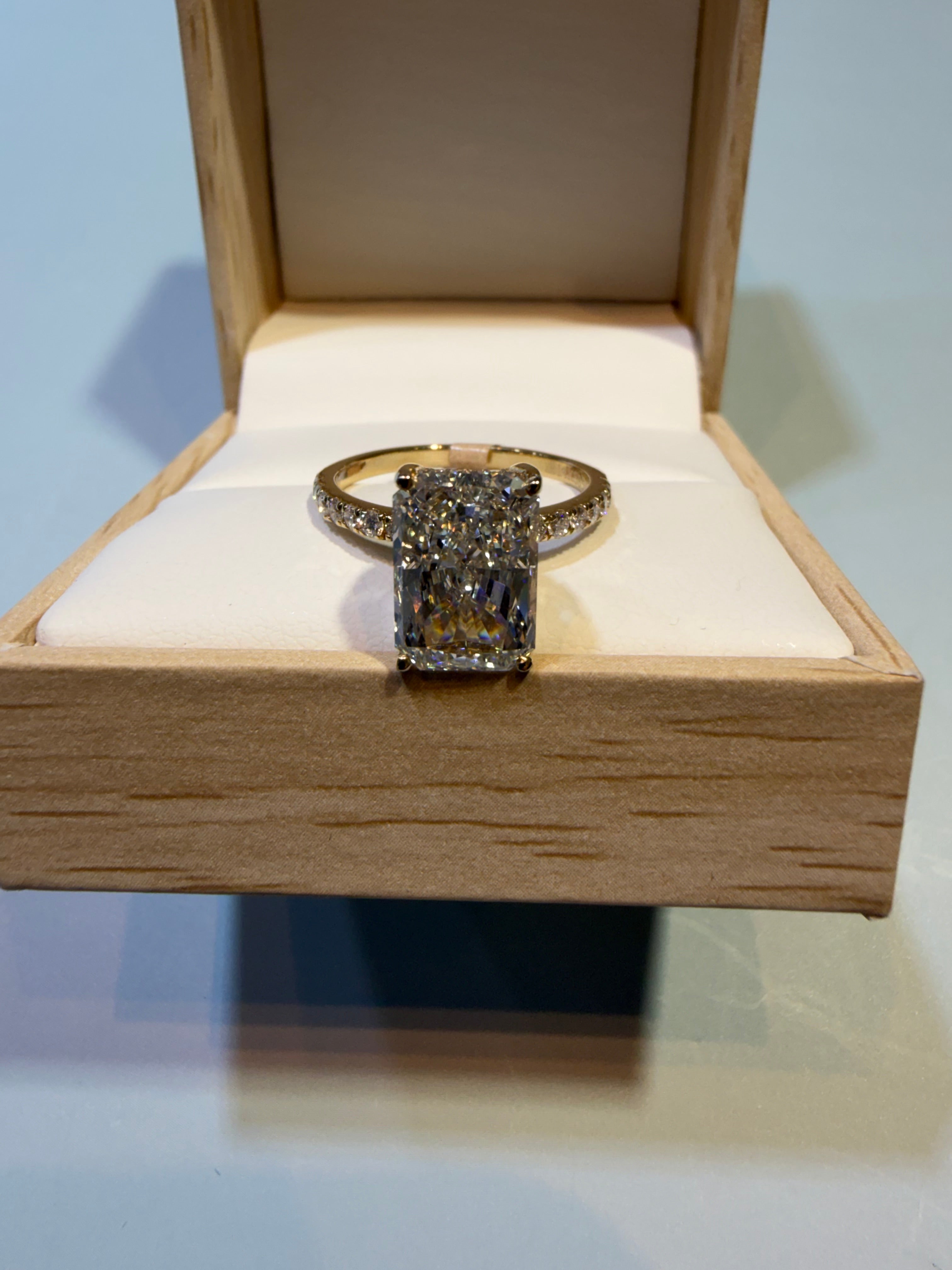 4.01 Carat Radiant Cut Lab-Grown Diamond Engagement Ring – 14K Yellow Gold | IGI Certified