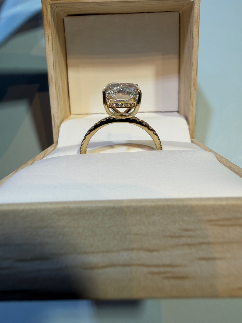 5 Carat Radiant Cut Lab-Grown Diamond Engagement Ring – 14K Yellow Gold | IGI Certified