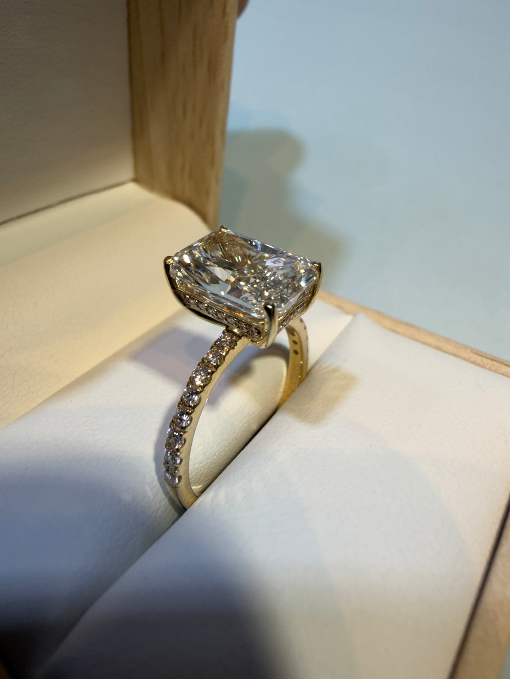 4.01 Carat Radiant Cut Lab-Grown Diamond Engagement Ring – 14K Yellow Gold | IGI Certified