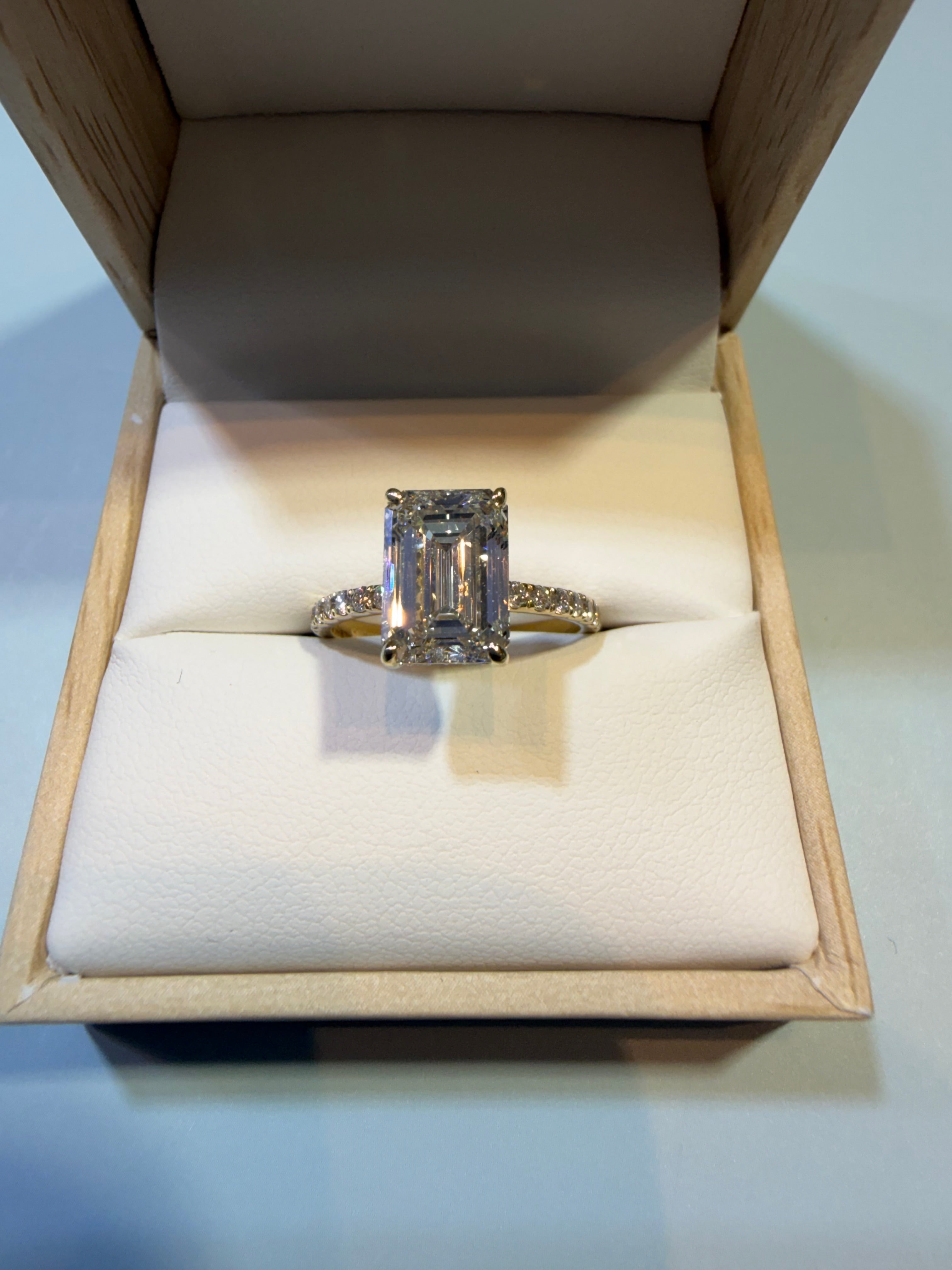 3 Carat Emerald shape lab Diamond engagement ring igi certified 14k yellow gold + hidden halo
