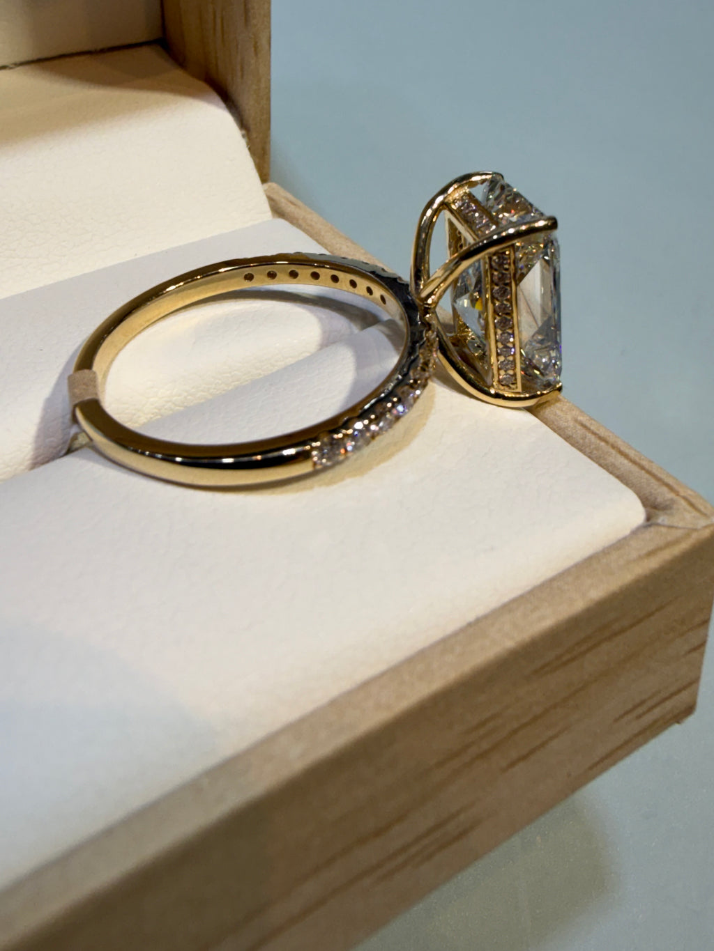 5 Carat Radiant Cut Lab-Grown Diamond Engagement Ring – 14K Yellow Gold | IGI Certified