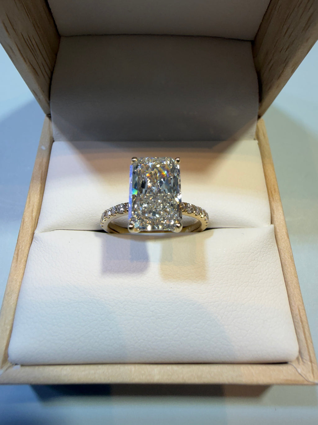 4.01 Carat Radiant Cut Lab-Grown Diamond Engagement Ring – 14K Yellow Gold | IGI Certified