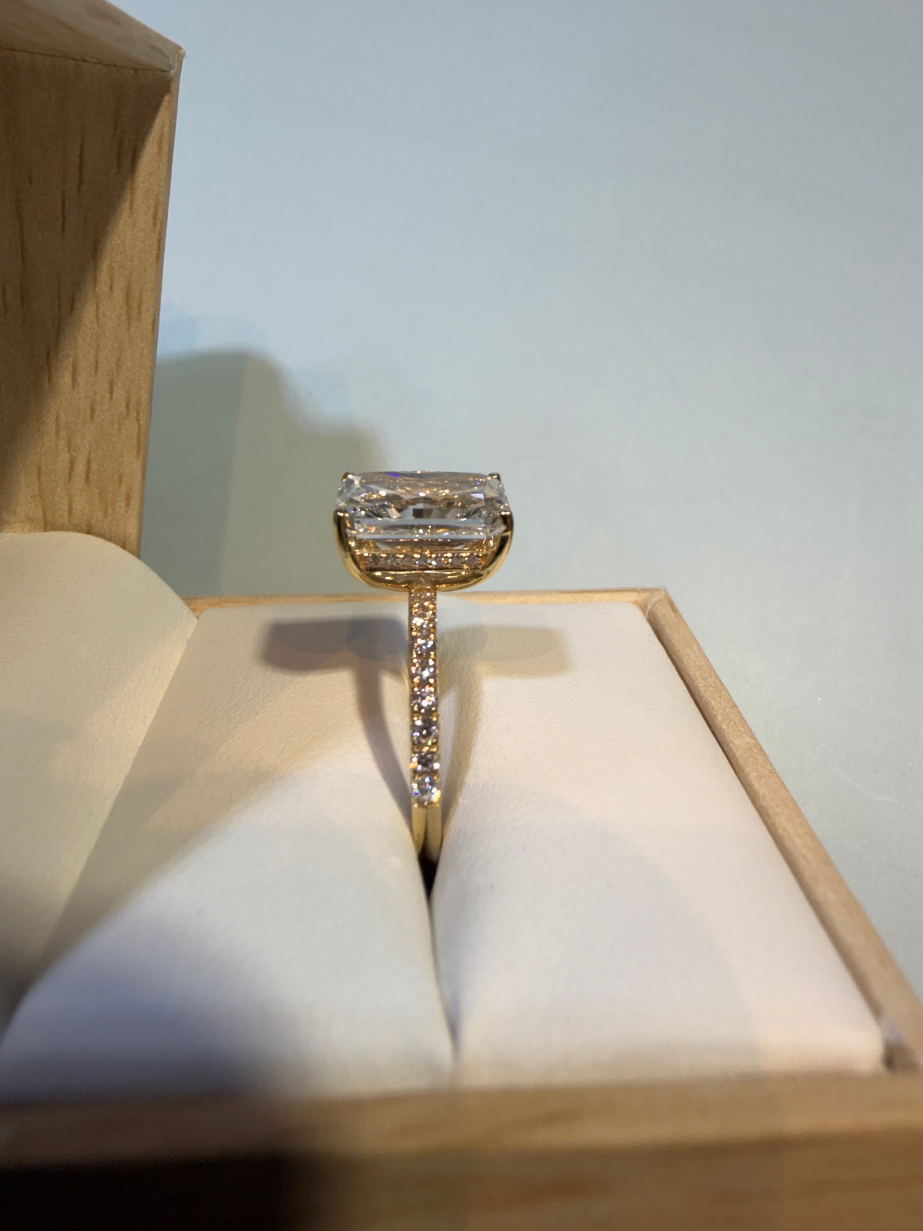 4.01 Carat Radiant Cut Lab-Grown Diamond Engagement Ring – 14K Yellow Gold | IGI Certified