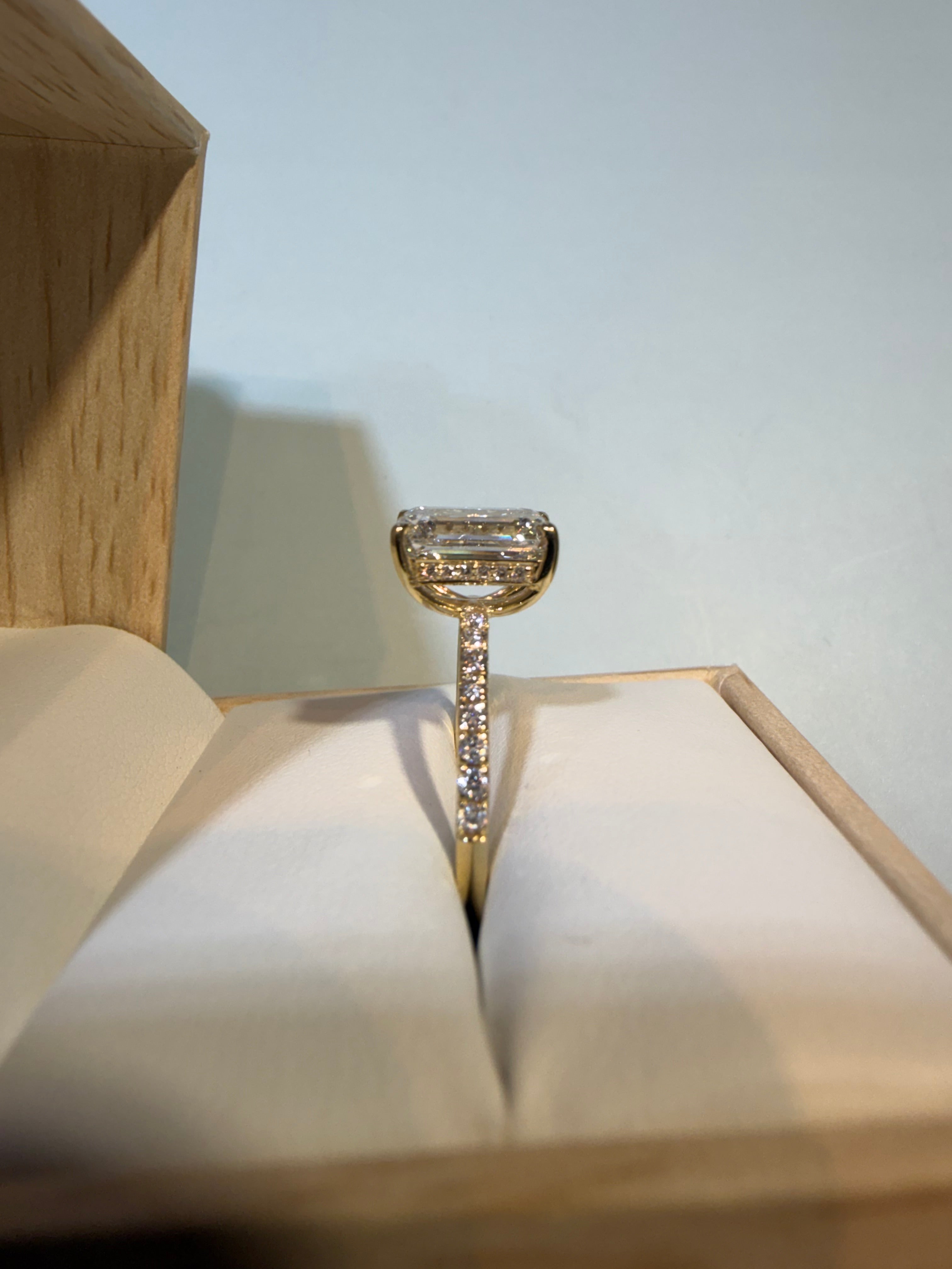 3 Carat Emerald shape lab Diamond engagement ring igi certified 14k yellow gold + hidden halo
